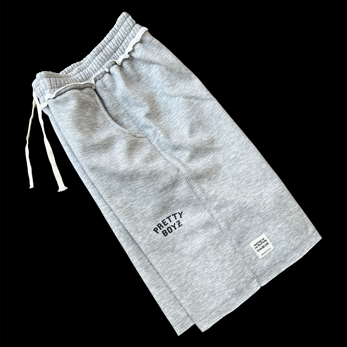 RAW HEM SWEATSHORTS