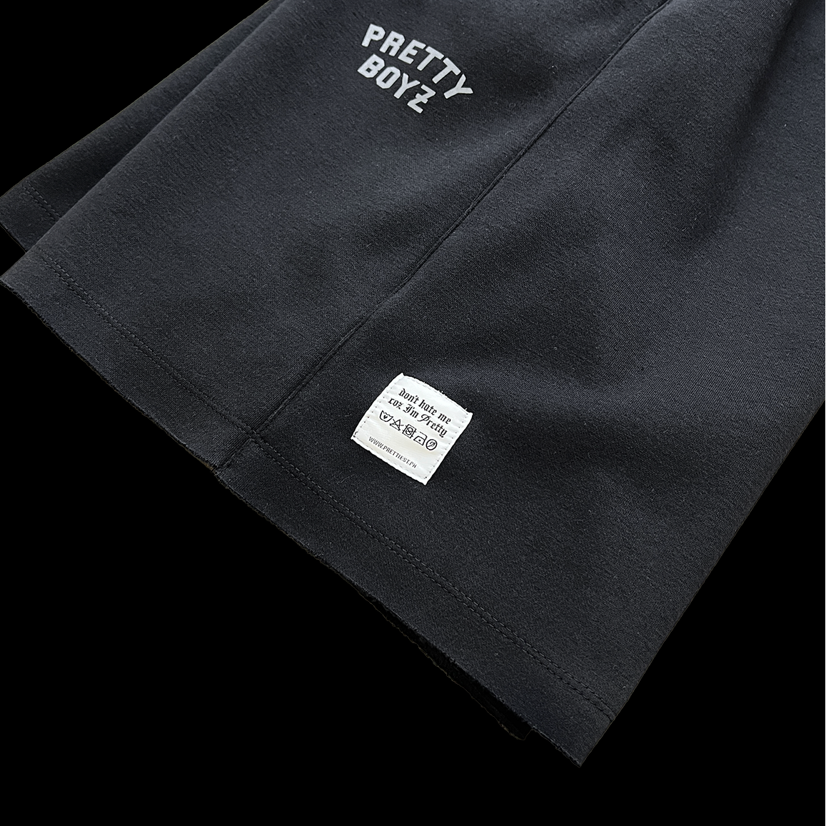 RAW HEM SWEATSHORTS